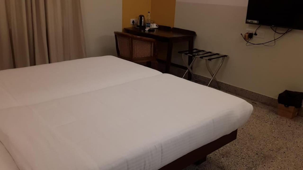 Hanu Reddy Residences - Nawab Habibullah Avenue Chennai Esterno foto