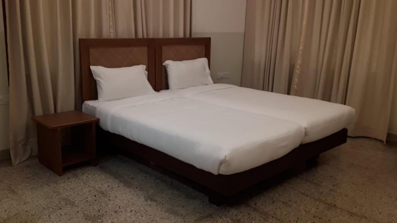 Hanu Reddy Residences - Nawab Habibullah Avenue Chennai Esterno foto